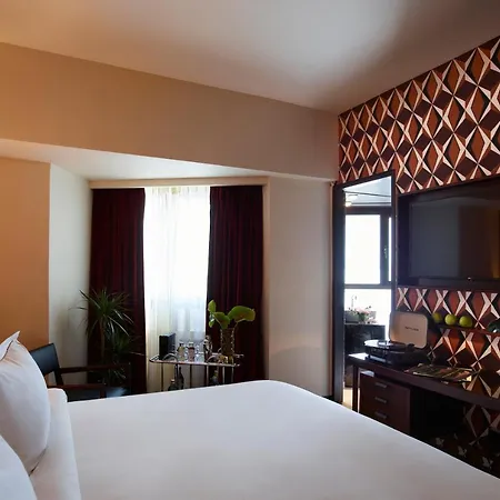 Hotel Brown Acropol, A Member Of Brown 4*